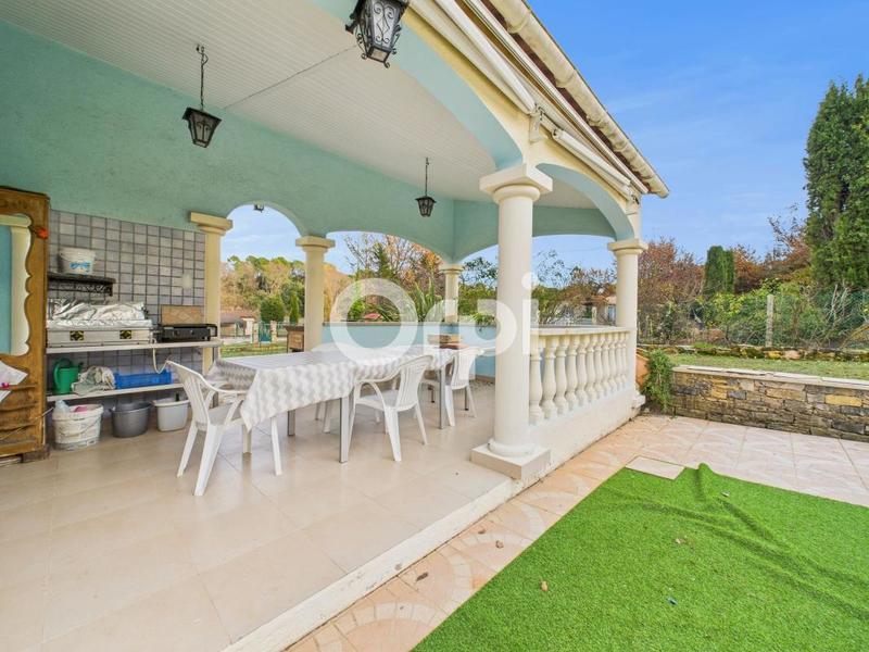 Villa - 285 m² - 9 pièces