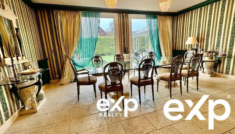 Maison - 230 m² - 7 pièces