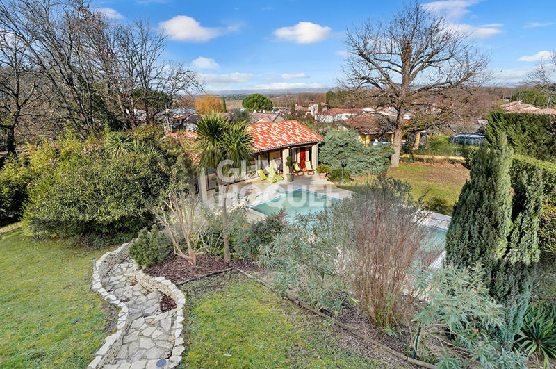 Maison - 254 m² - 8 pièces