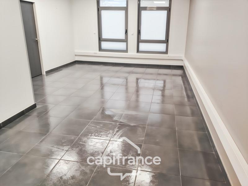 Local d'activité / Entrepôt - 40 m² - 3 pièces