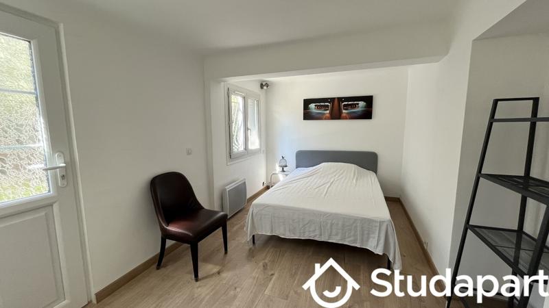 Chambre - 12 m² - 1 pièce