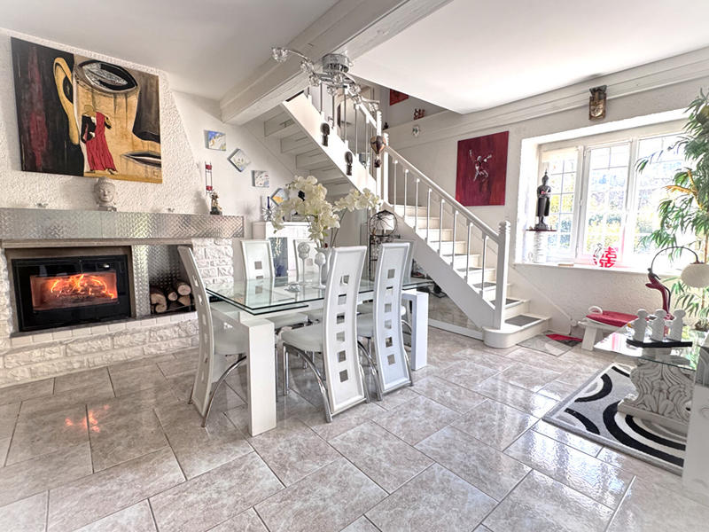 Maison - 166 m² - 7 pièces