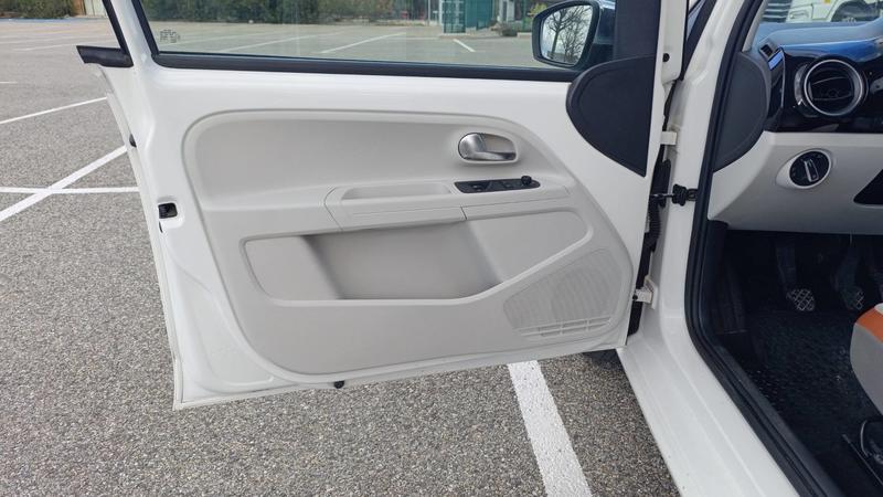 Volkswagen Up! 1.0 75 High Up!