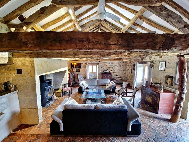 Maison - 225 m² - 9 pièces