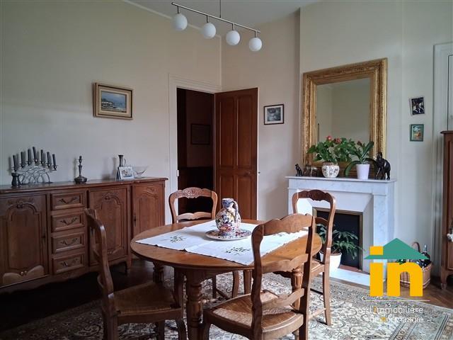 Demeure - 160 m² - 7 pièces