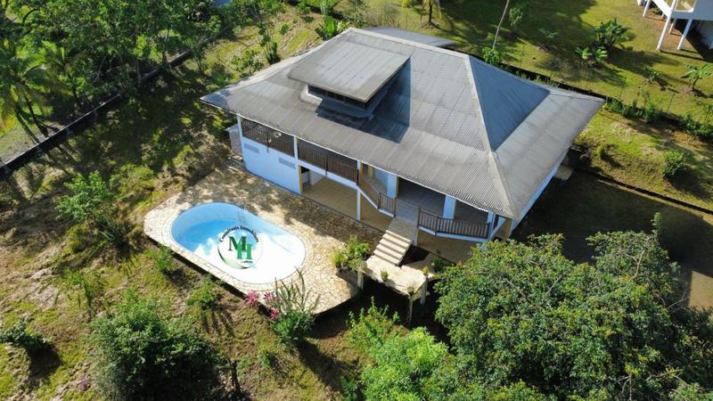 Villa - 274 m² - 6 pièces