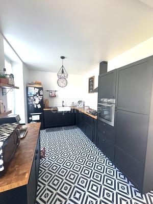 Maison - 191 m² - 8 pièces