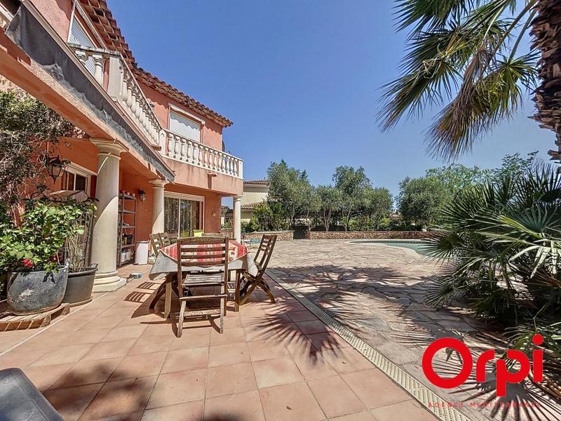 Villa - 252 m² - 5 pièces