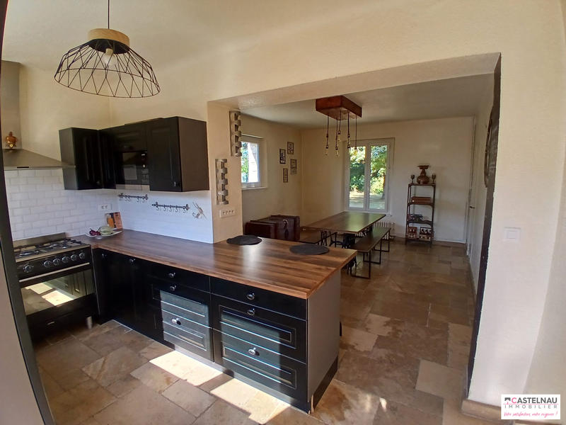 Maison traditionnelle - 182 m² - 6 pièces