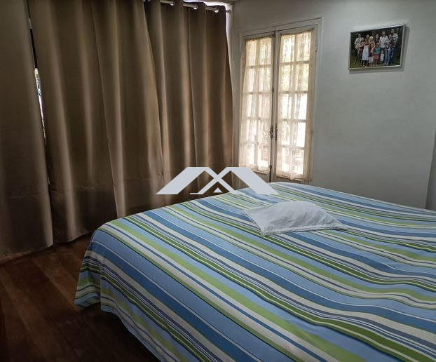 Maison traditionnelle - 148 m² - 5 pièces