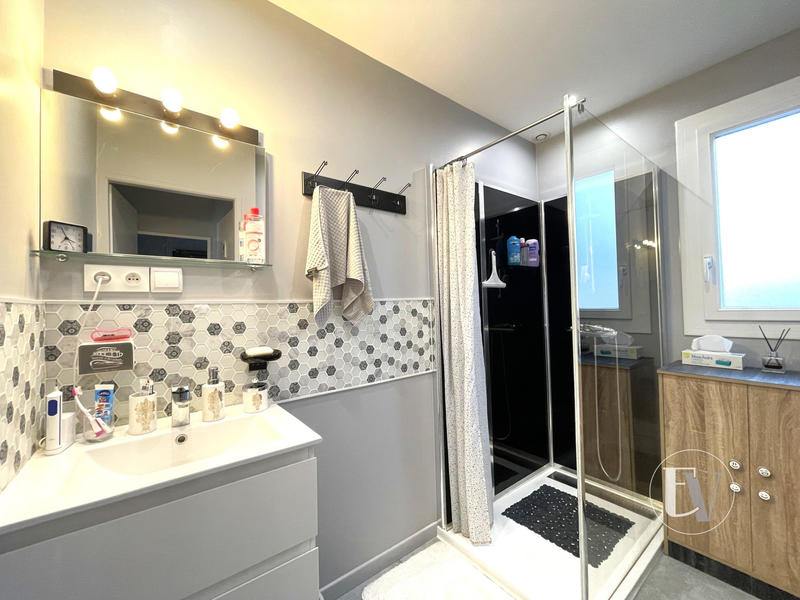 Maison traditionnelle - 98 m² - 4 pièces