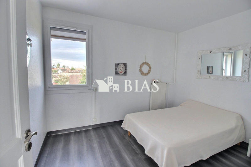 Appartement - 80 m² - 5 pièces