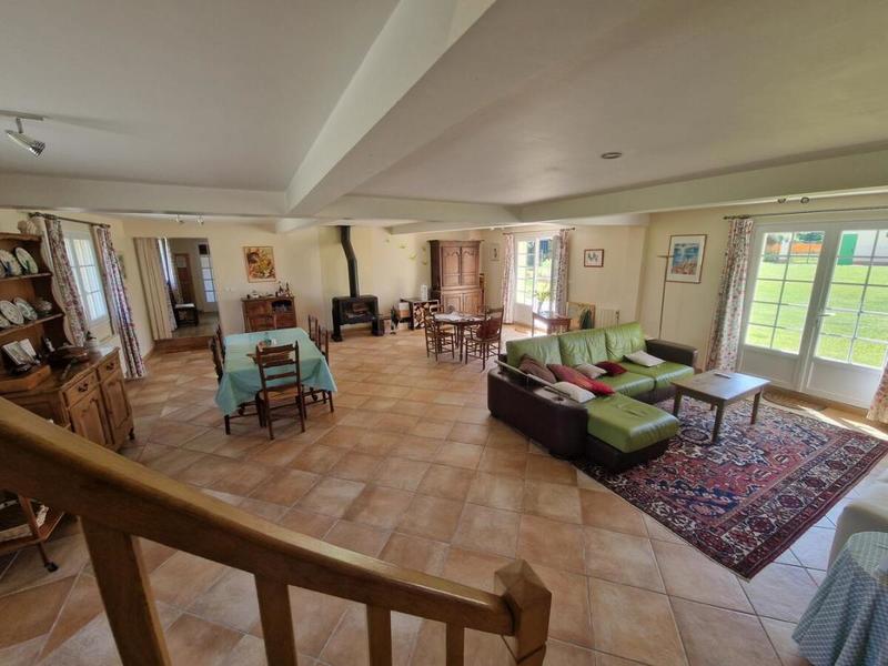 Maison - 231 m² - 8 pièces