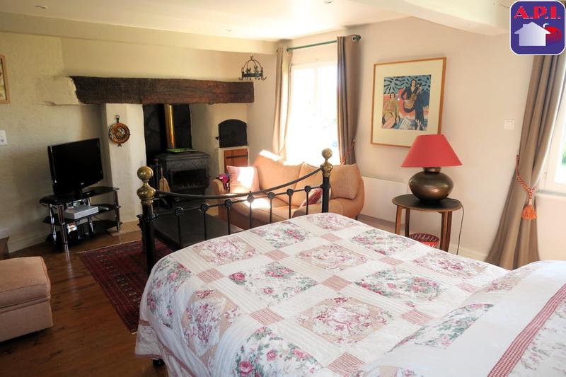 Maison - 230 m² - 9 pièces