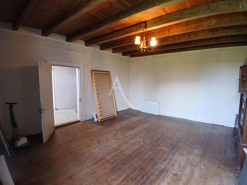 Maison - 210 m² - 6 pièces