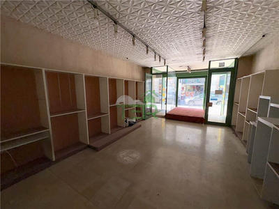 Local commercial - 85 m² - 2 pièces