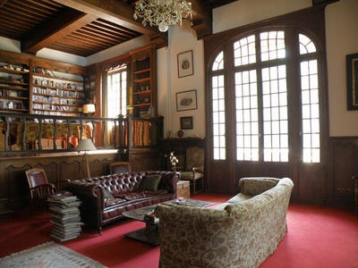 Maison - 326 m² - 8 pièces