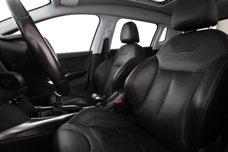 Peugeot 2008 1.6 Blue-HDi Feline Titane 120 ch