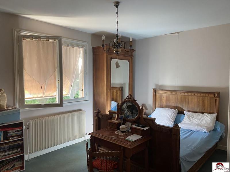 Maison traditionnelle - 195 m² - 8 pièces