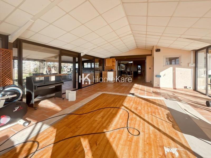 Propriété - 280 m² - 11 pièces