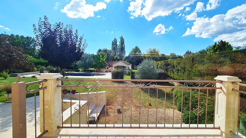 Maison - 161 m² - 8 pièces