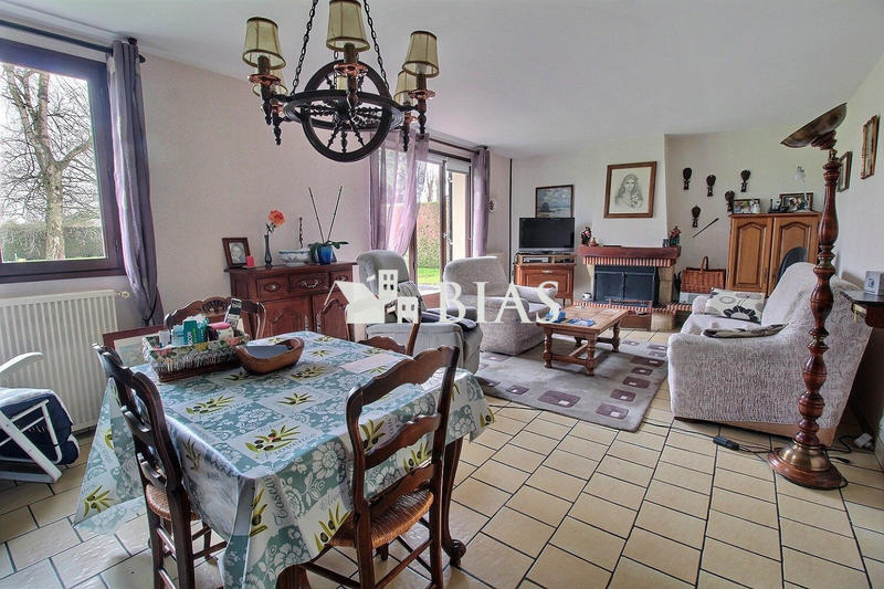 Maison - 90 m² - 4 pièces