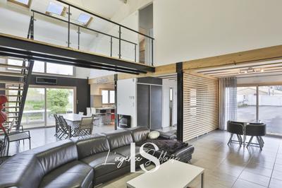 Maison - 177 m² - 7 pièces