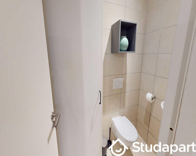 Chambre - 130 m² - 1 pièce