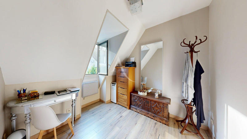 Maison - 96 m² - 5 pièces