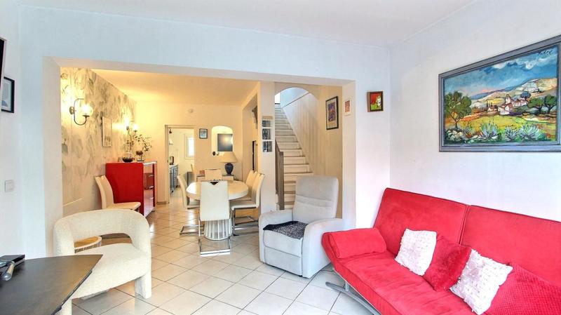 Maison - 90 m² - 3 pièces