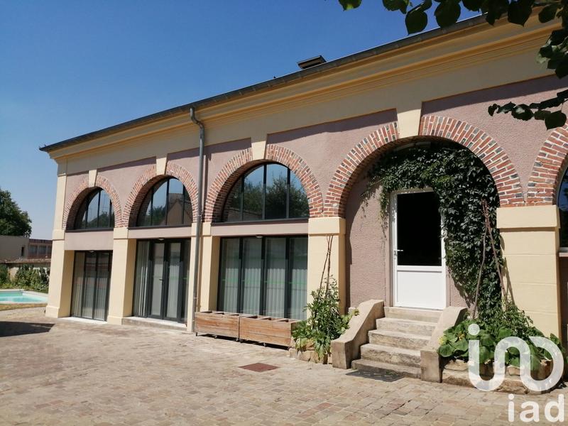 Maison - 305 m² - 10 pièces