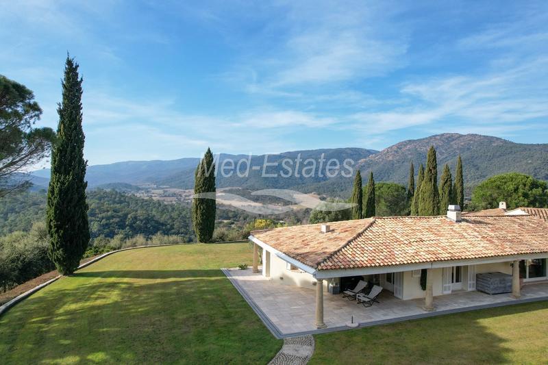 Demeure - 703 m² - 17 pièces