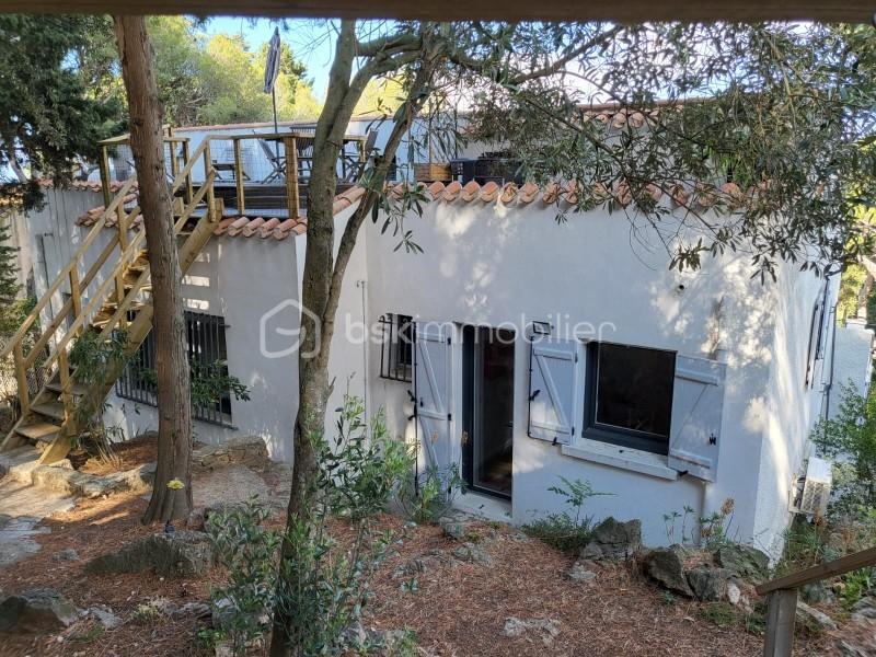 Propriété - 222 m² - 6 pièces