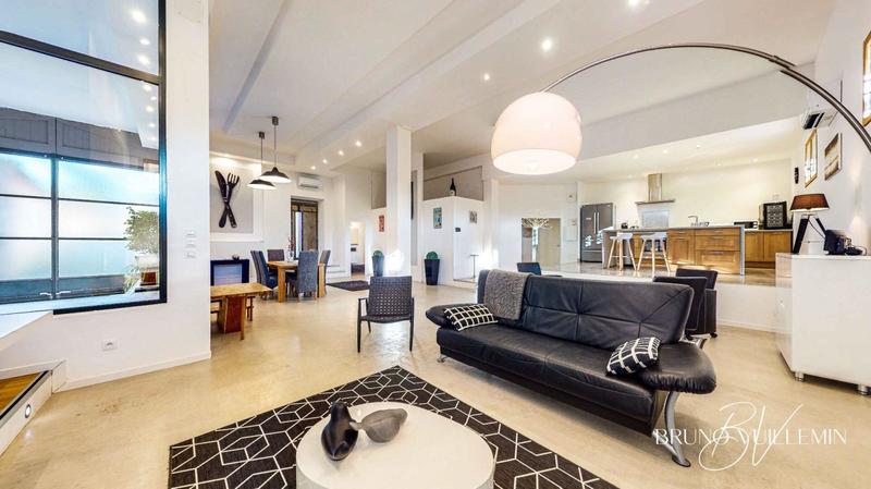 Demeure - 500 m² - 15 pièces