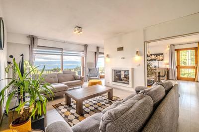 Maison - 216 m² - 9 pièces