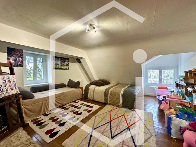 Maison - 182 m² - 7 pièces