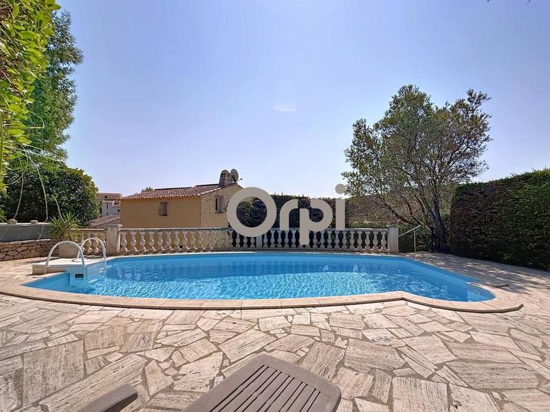 Maison - 98 m² - 5 pièces