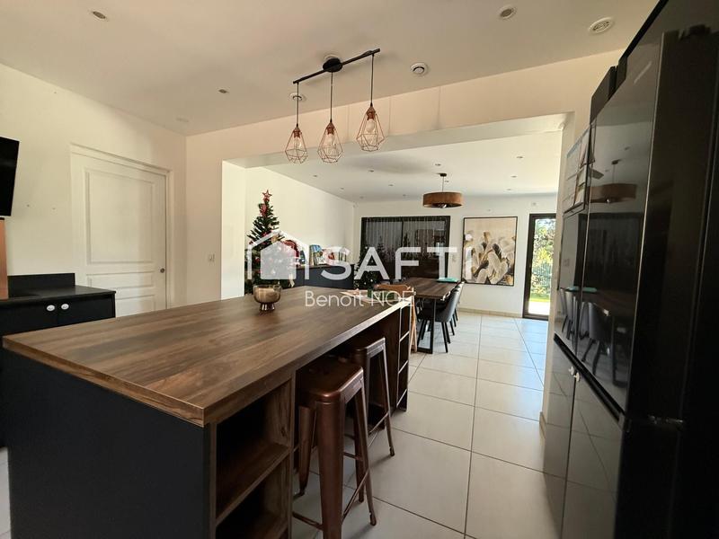 Maison - 180 m² - 6 pièces