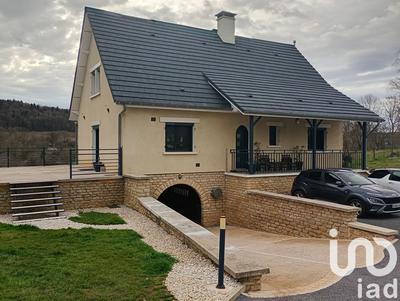 Maison - 157 m² - 7 pièces