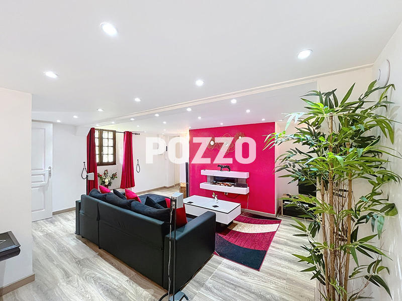 Maison - 190 m² - 8 pièces