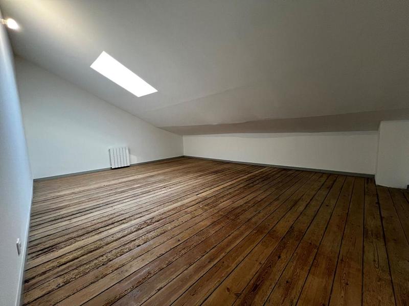 Maison - 135 m² - 9 pièces