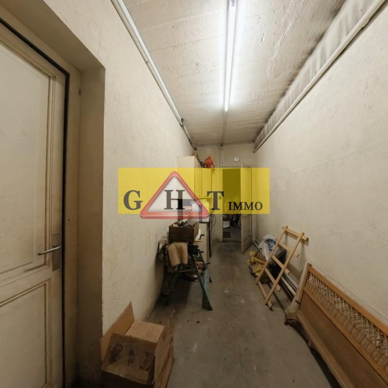 Maison - 220 m² - 8 pièces