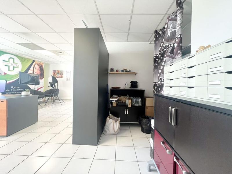 Bureau - 73 m² - 2 pièces