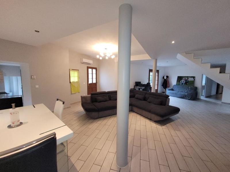 Maison - 160 m² - 8 pièces