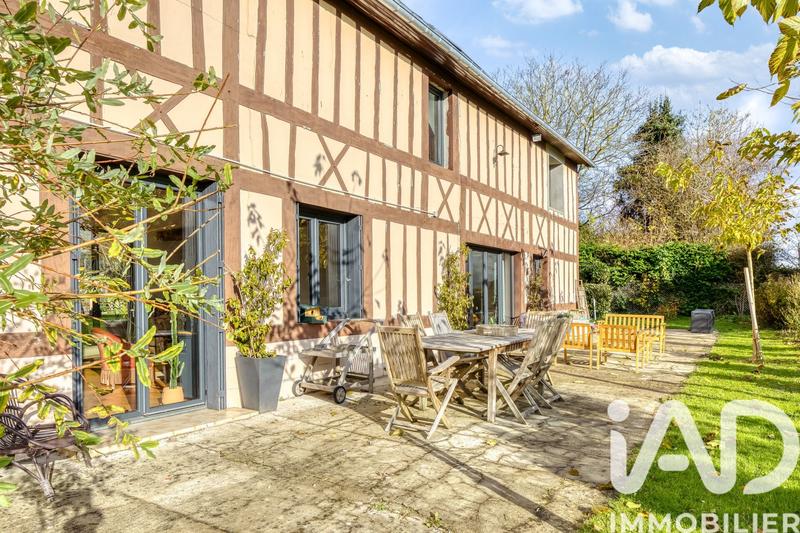 Maison - 207 m² - 7 pièces