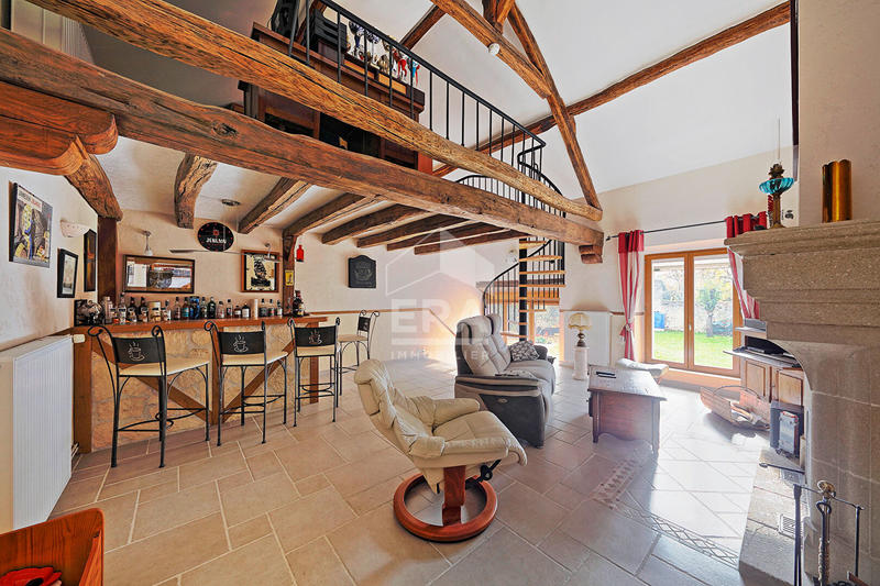 Maison - 175 m² - 8 pièces