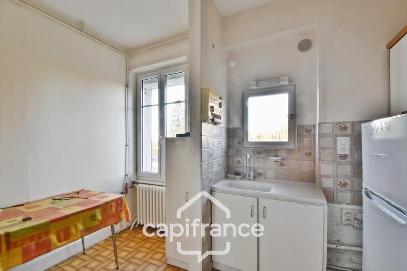 Maison - 233 m² - 12 pièces