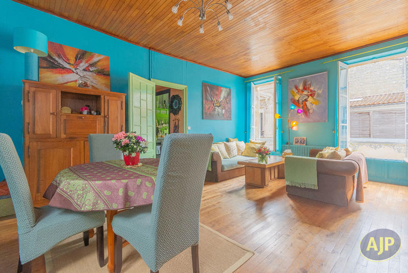 Maison - 210 m² - 8 pièces