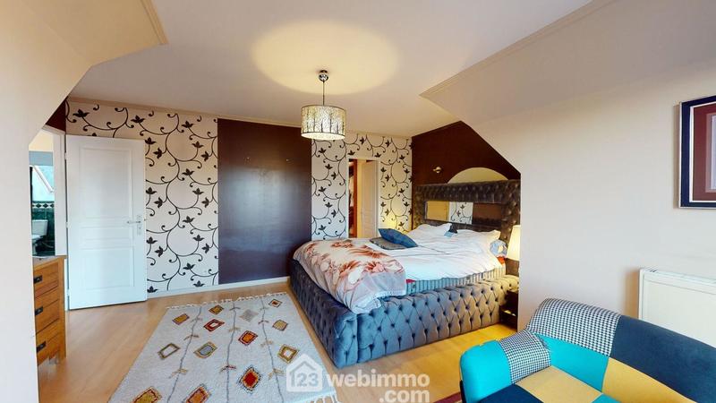 Maison - 170 m² - 7 pièces