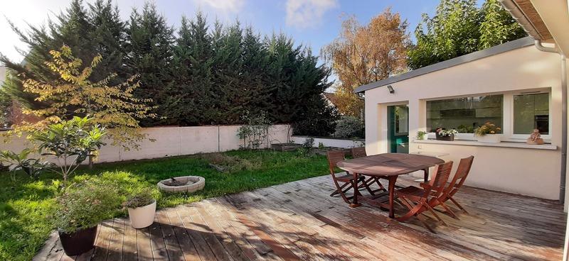 Maison - 200 m² - 9 pièces